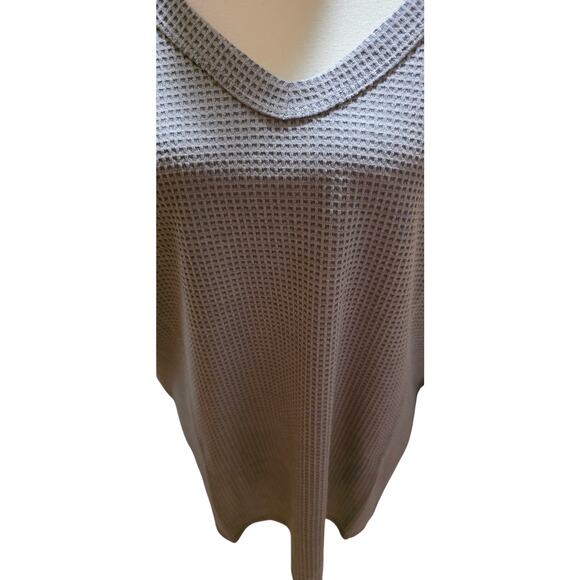 Andree by Unit Oversized Gray V-Neck Tunic – Soft Knit – S - Picture 2 of 5